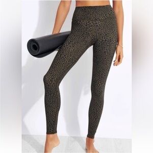 Alo Yoga Women’s Leopard Vapor High Waist Full Length Leggings, Size Medium